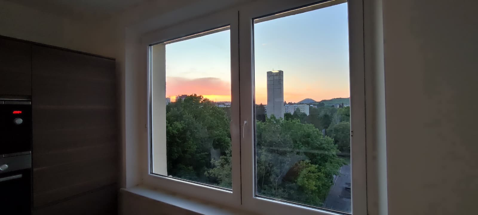 Vyčistené okno s výhľadom